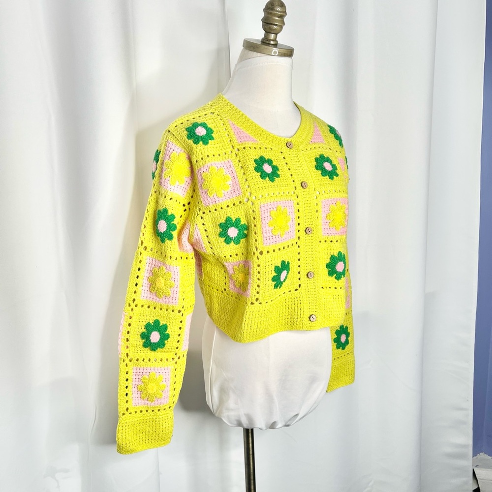 ❗️NWT❗️FLORAL CROCHET CROPPED CARDIGAN D - Picture 5 of 8